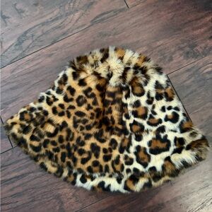 8 other reasons cheetah bucket hat